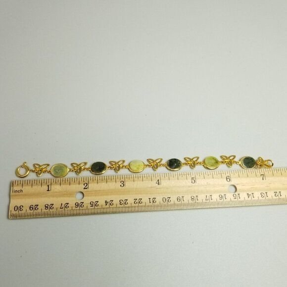 Vintage Green Stone and Celtic Knot Design Link Bracelet, Gold Tone Setting - Picture 4 of 6